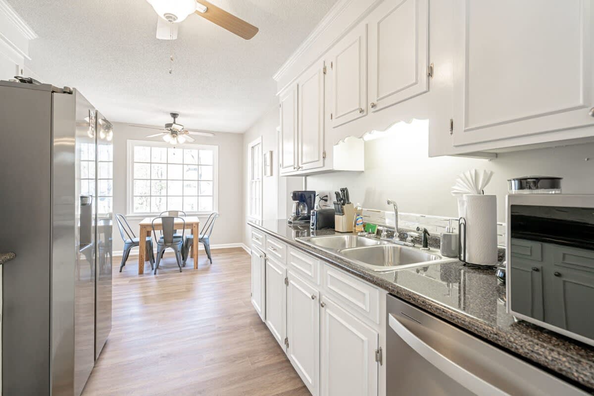 Mins to Lake Murray & Downtown! Serene on Sonning