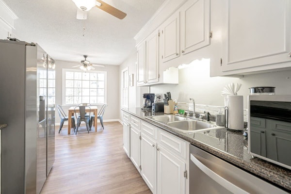 Mins to Lake Murray & Downtown! Serene on Sonning