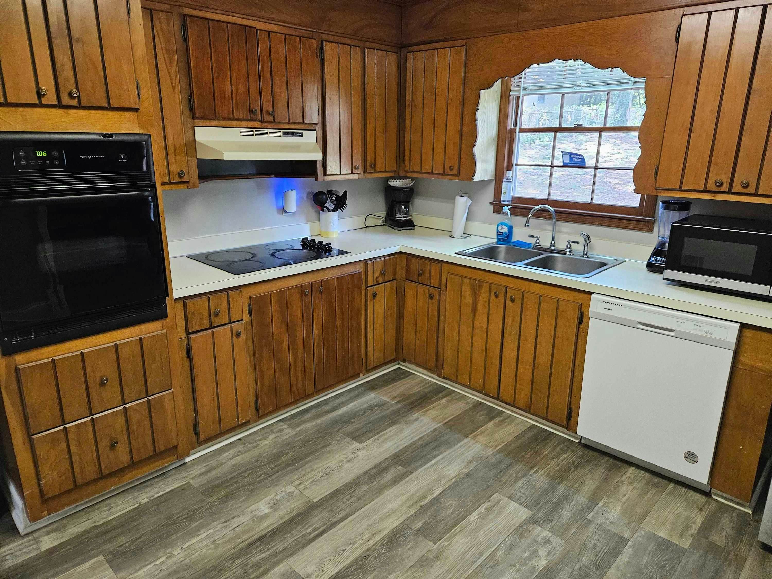 F_1612NWdstrm_Columbia