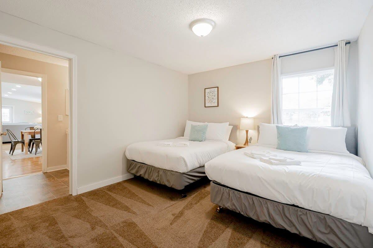 Z_1900Hllnd_C_West_Columbia (Both Units)