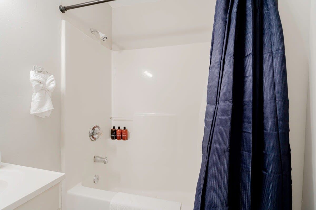 Z_1900Hllnd_C_West_Columbia (Both Units)