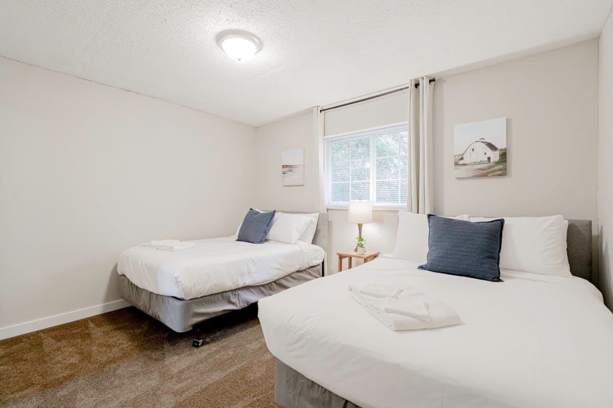 Z_1900Hllnd_C_West_Columbia (Both Units)