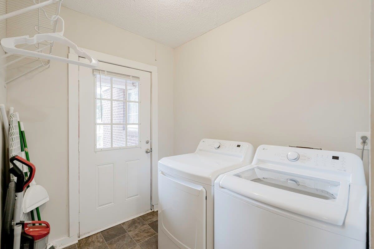 Z_1900Hllnd_C_West_Columbia (Both Units)