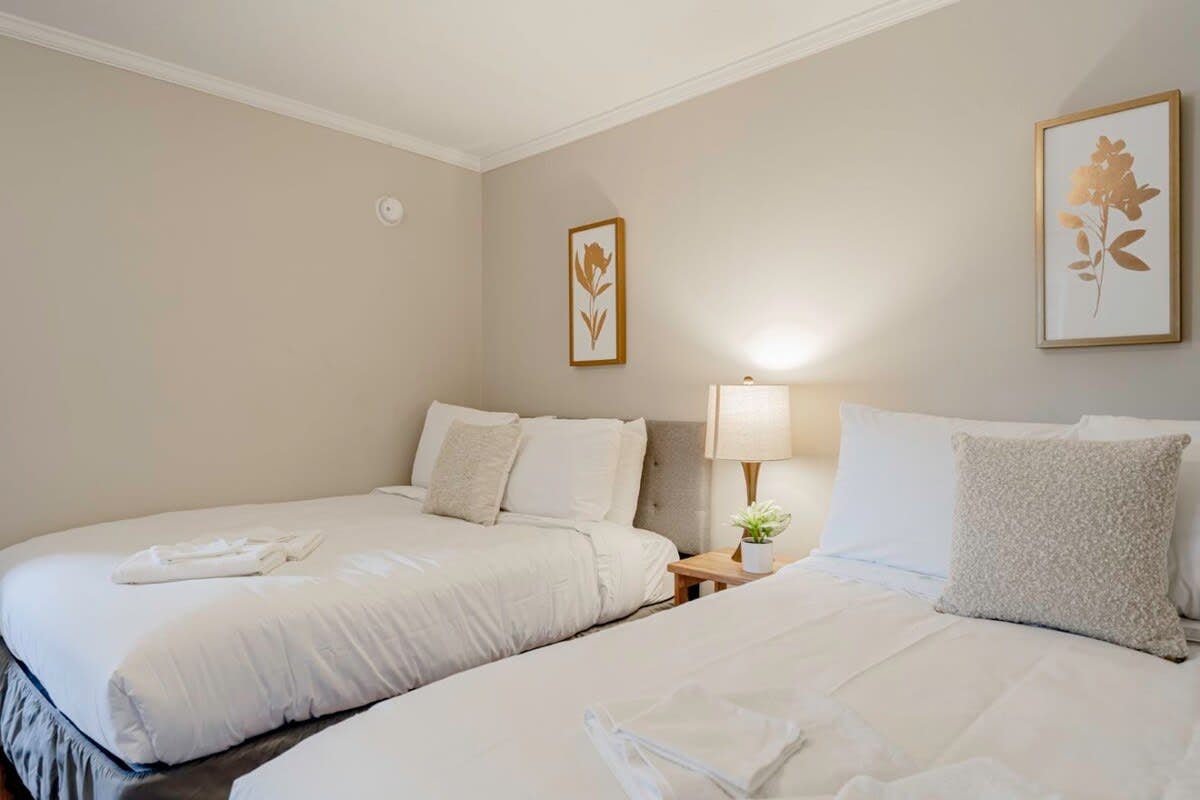 Z_1900Hllnd_C_West_Columbia (Both Units)