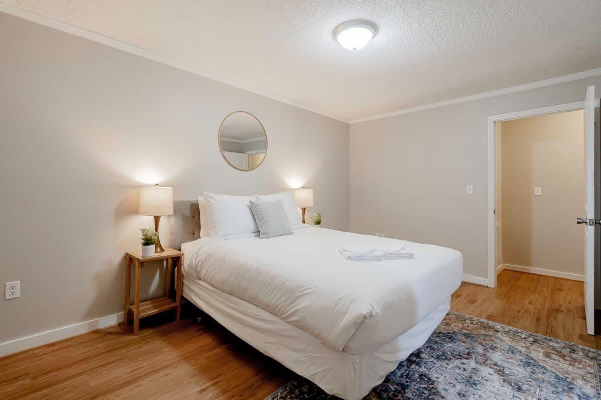 Z_1900Hllnd_C_West_Columbia (Both Units)