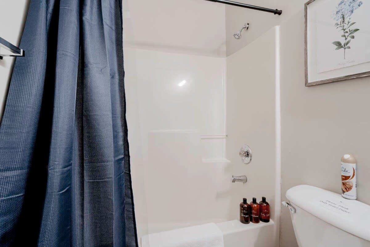 Z_1900Hllnd_C_West_Columbia (Both Units)