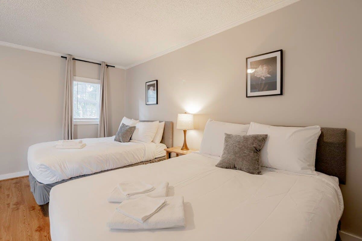 Z_1900Hllnd_C_West_Columbia (Both Units)