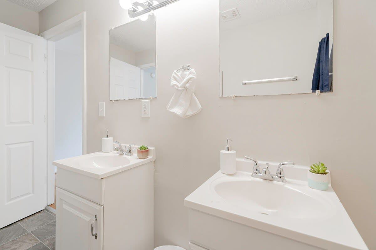 Z_1900Hllnd_B_West_Columbia