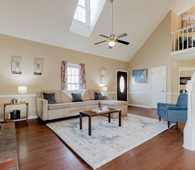 V_248GustyLn_Hopkins