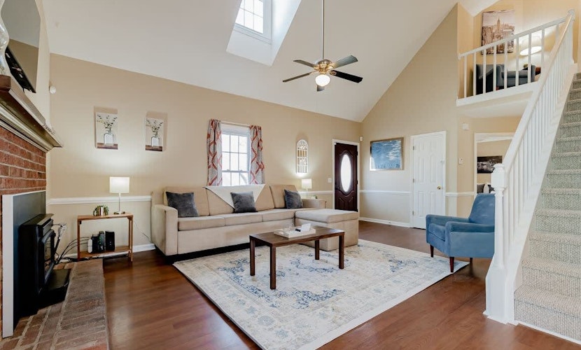 Minutes to Fort Jackson- Stay at the Breeze on Inn