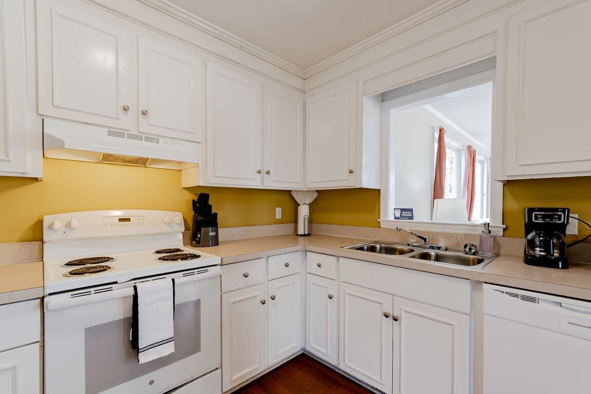 Minutes to Fort Jackson- Stay at the Breeze on Inn