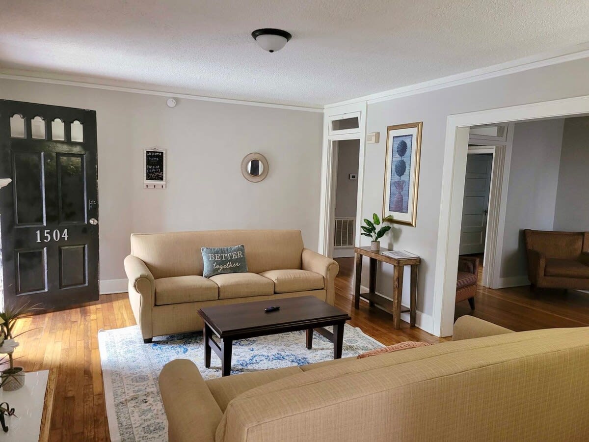 Near USC & Ft Jackson, WiFi & Pet Friendly!