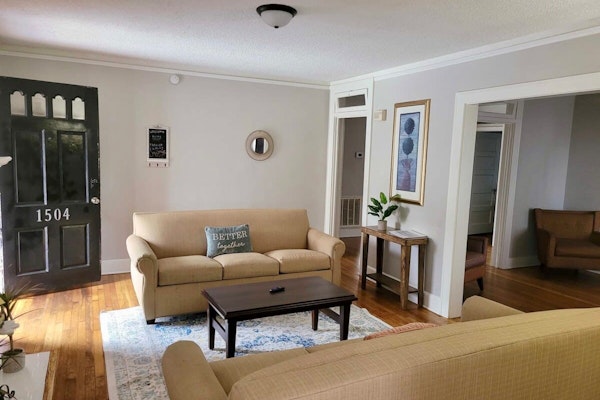 Near USC & Ft Jackson, WiFi & Pet Friendly!