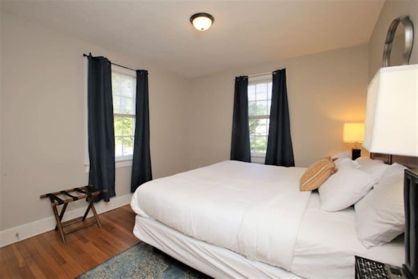 Near USC & Ft Jackson, WiFi & Pet Friendly!