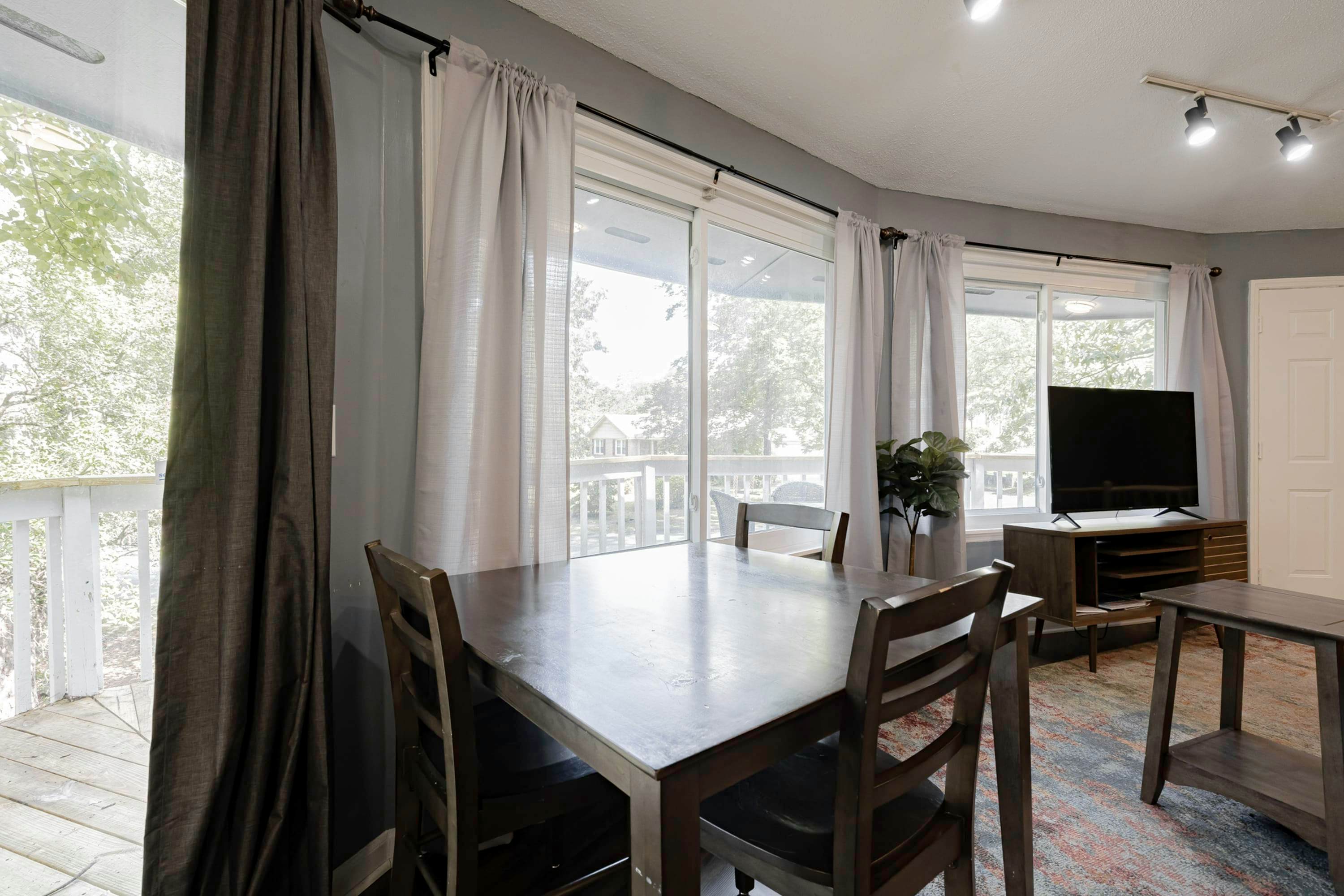 O_7704Drtmore_Columbia