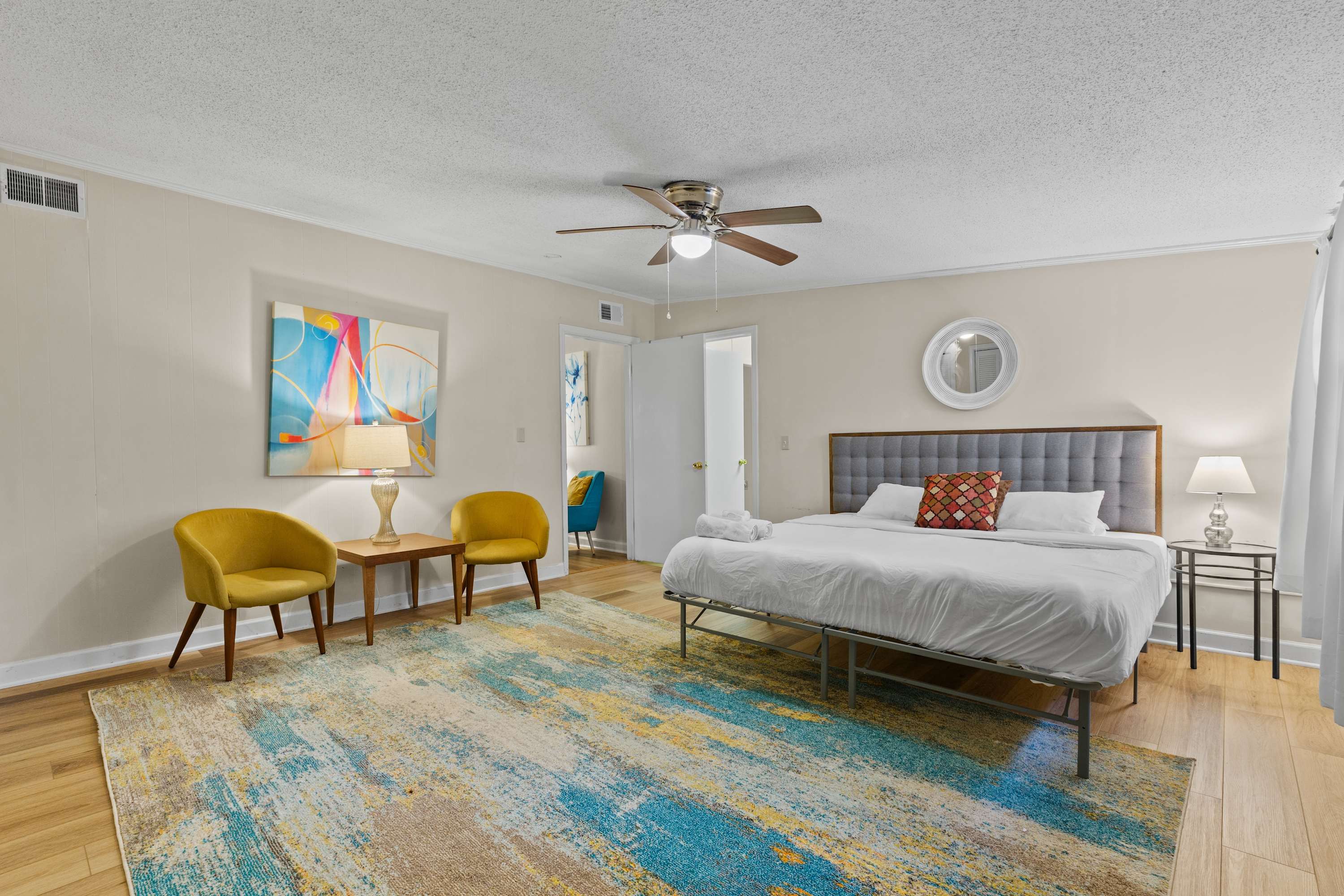 USC & Downtown Gem: Modern Family Home!