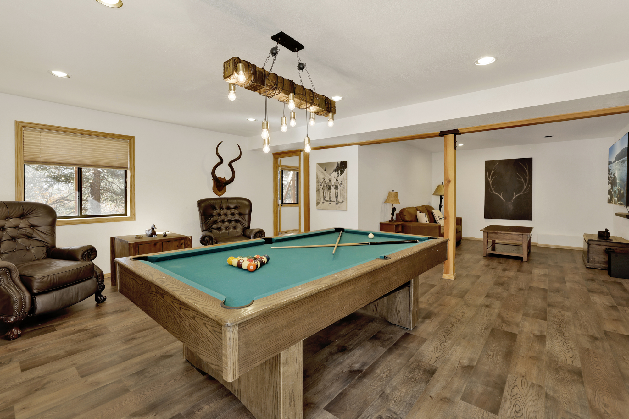 Sugarpines Big Bear | Panoramic Ski Slope & Lake Views | Walk to Slopes | Private Sledding Hill