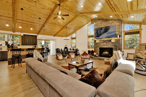 Whispering Pines Big Bear Lake - Ultra-Modern Luxury Log Cabin Retreat - Hot Tub