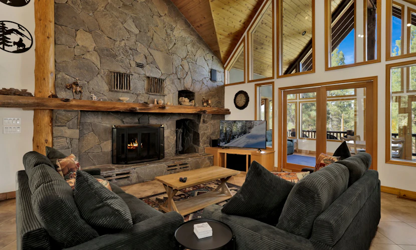 The Village Timber Lodge at Big Bear - Downtown Log Cabin Retreat