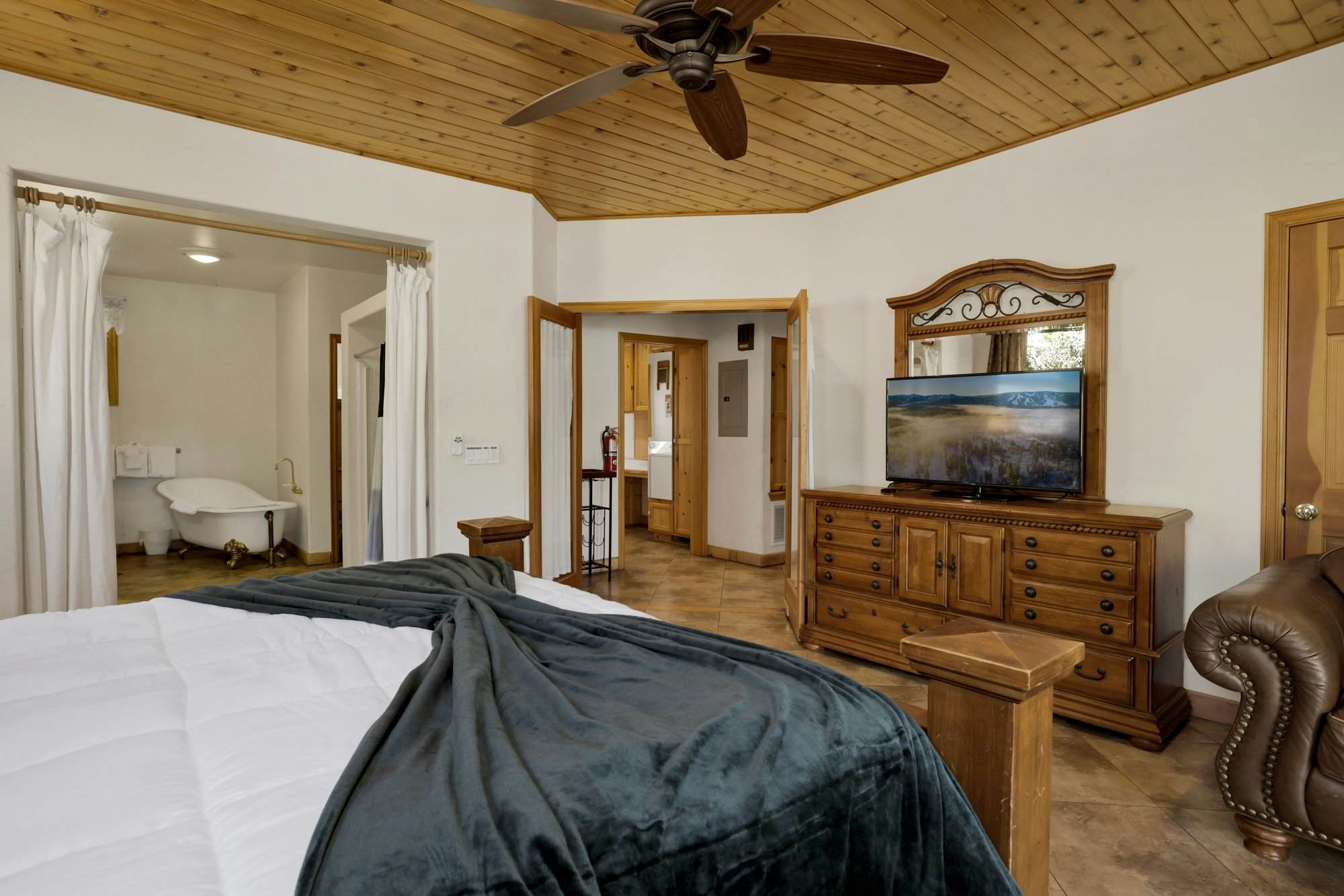 2597-The Village Timber Lodge