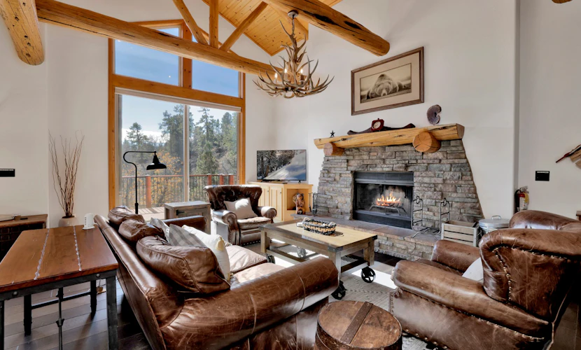 View On the Rocks | Scenic Mountain Oasis with Hot Tub, Fire Pit and Game Room