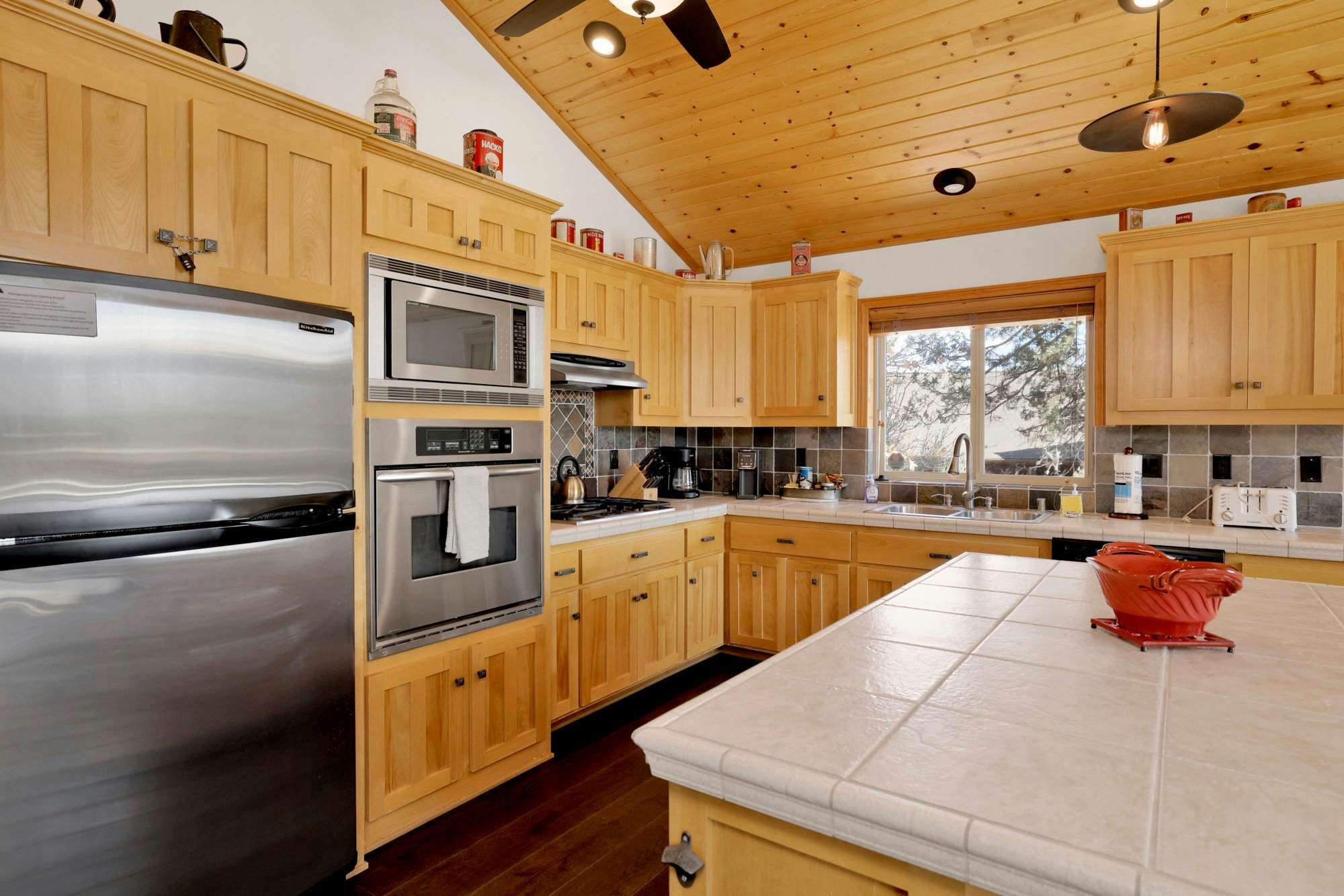 2606-View on the Rocks