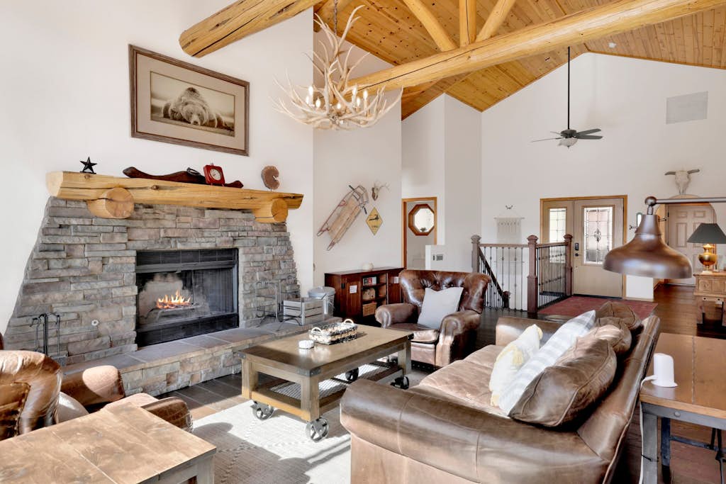View On the Rocks | Scenic Mountain Oasis with Hot Tub, Fire Pit and Game Room