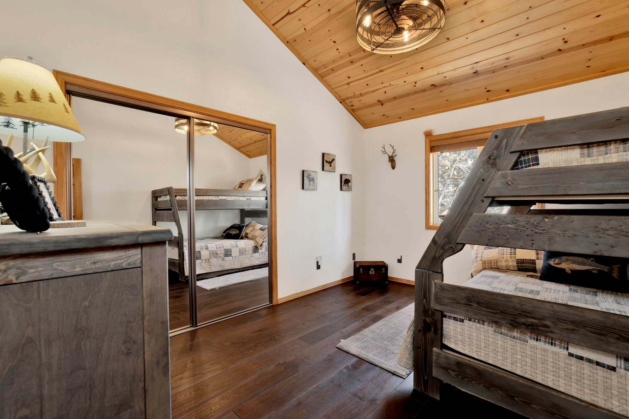 2606-View on the Rocks