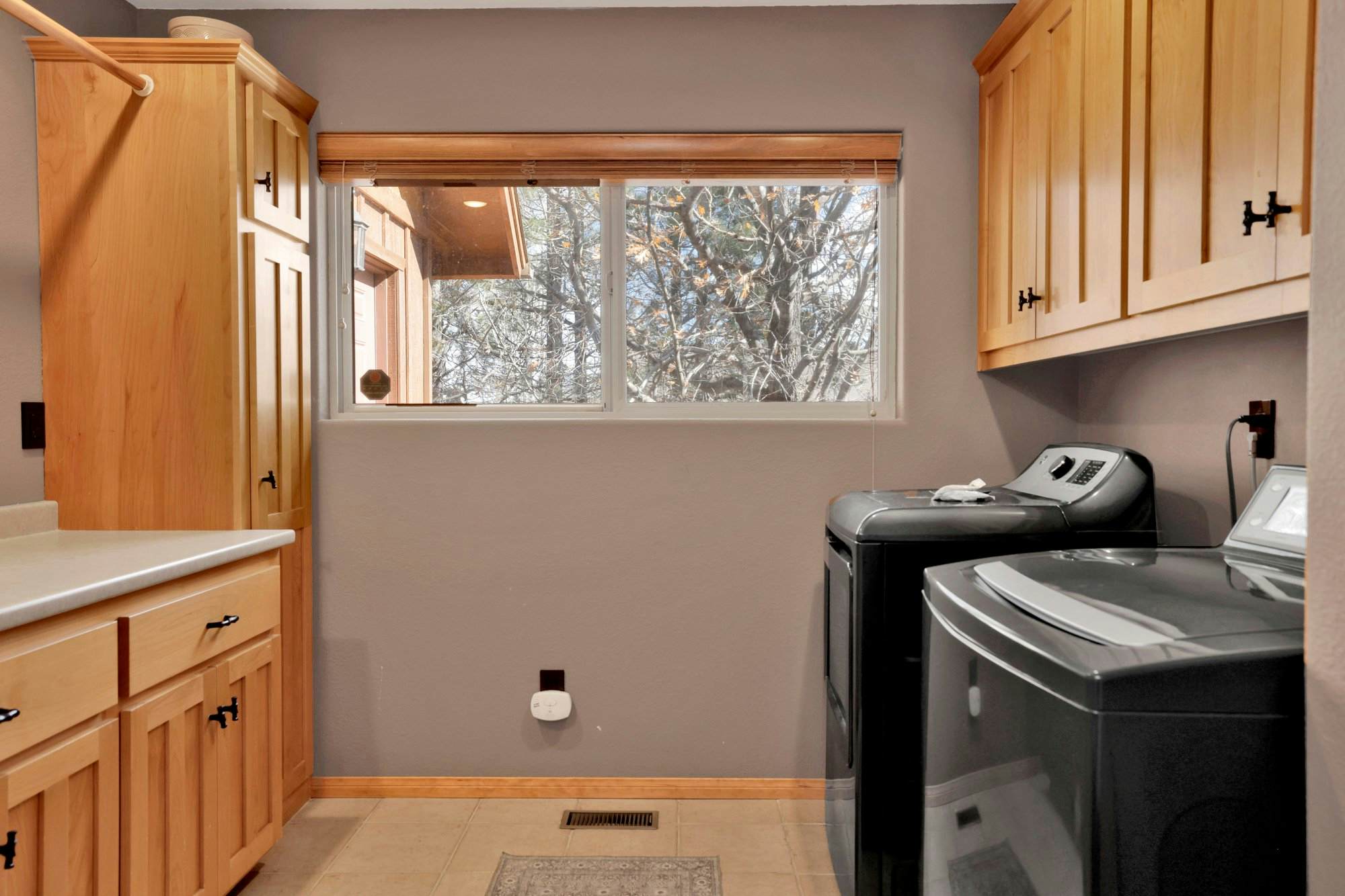 2606-View on the Rocks