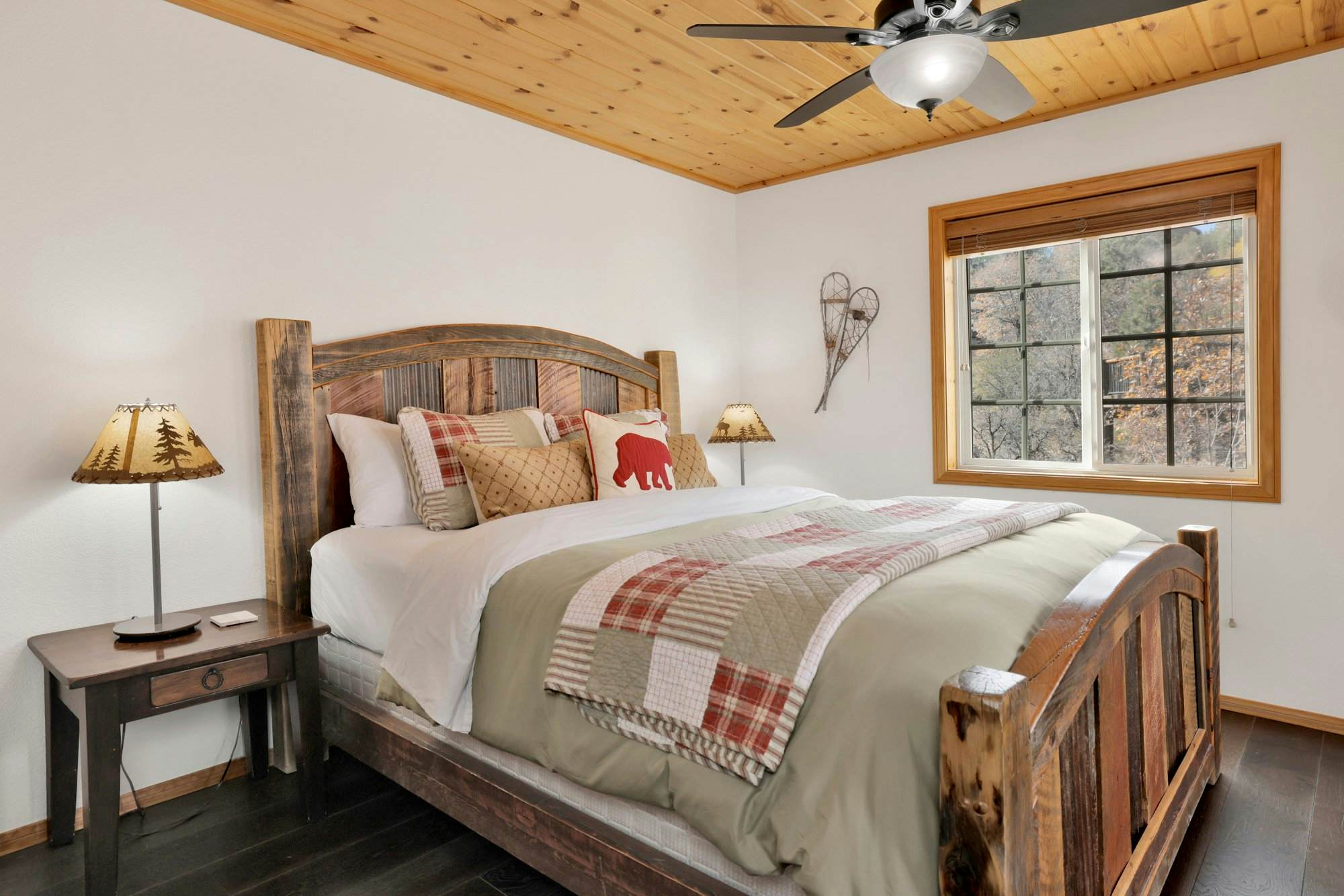 2606-View on the Rocks