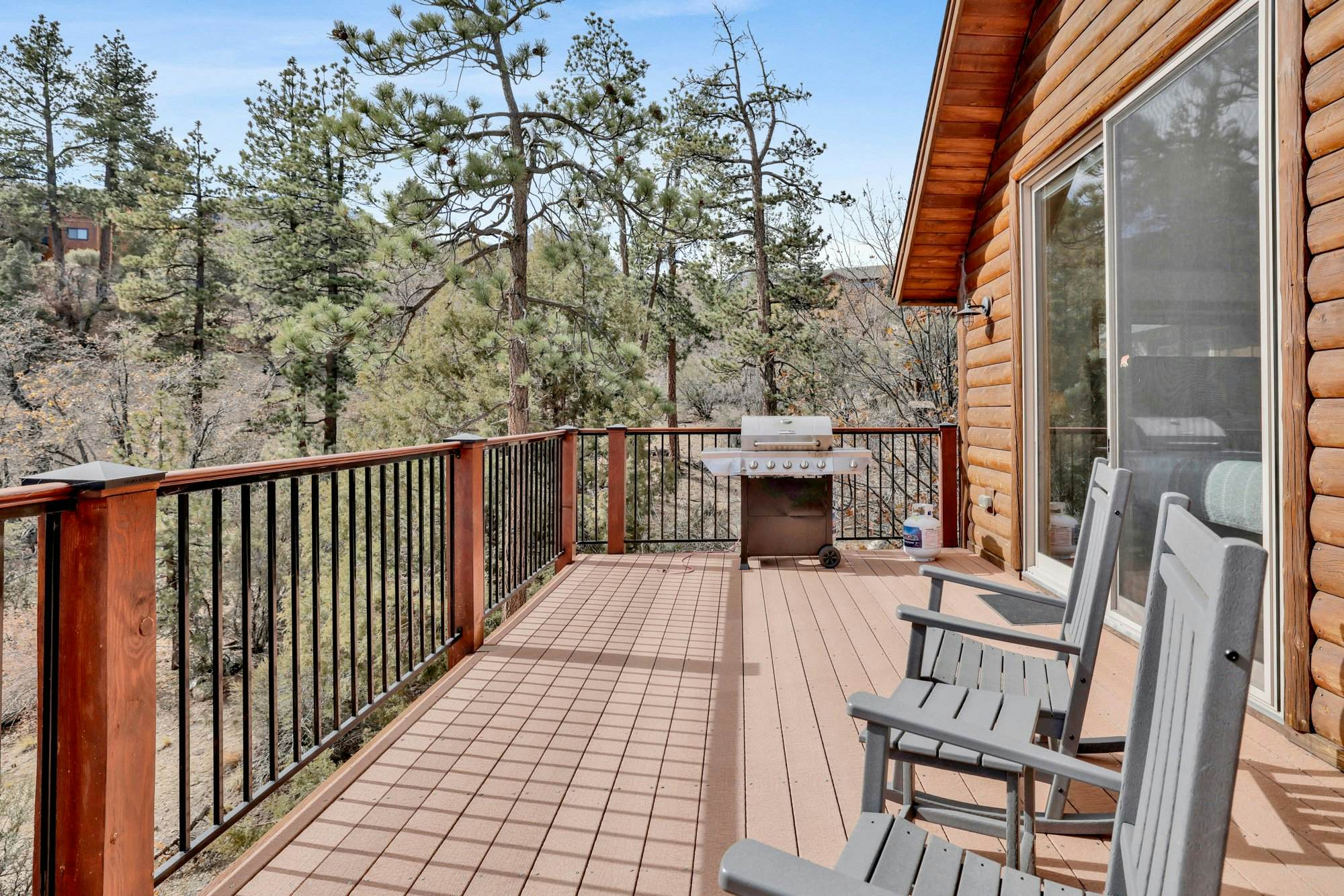 2606-View on the Rocks