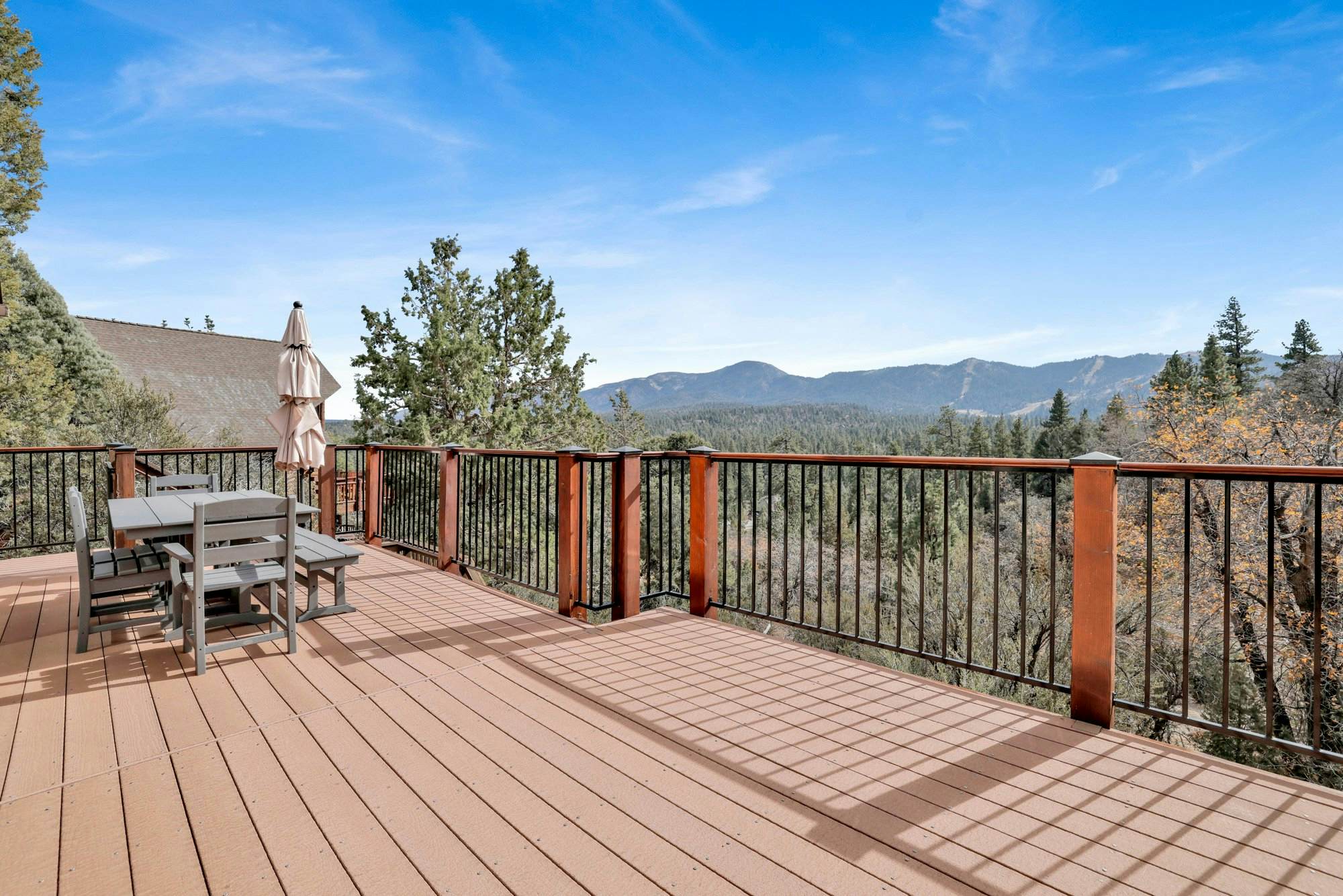 2606-View on the Rocks