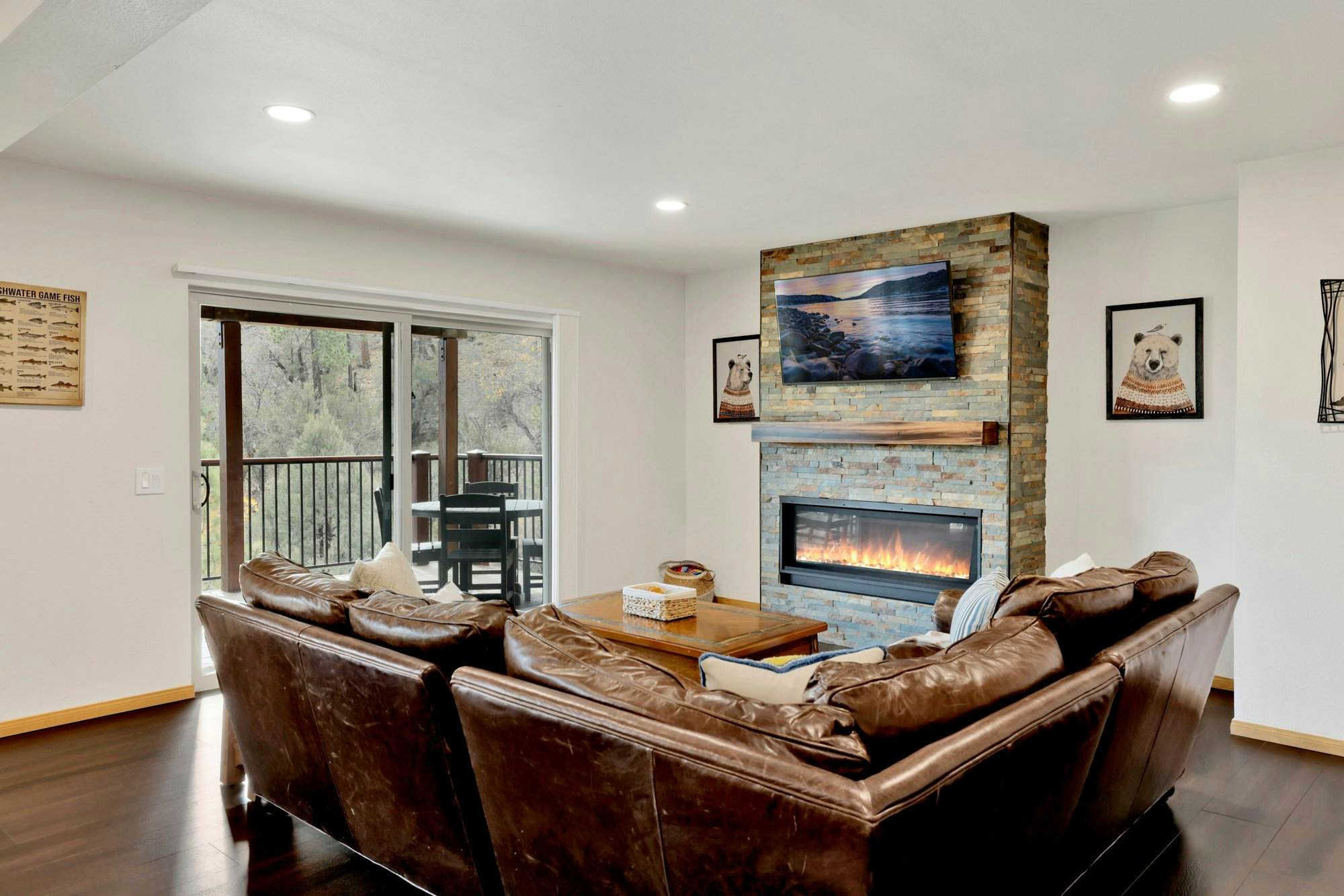 2606-View on the Rocks