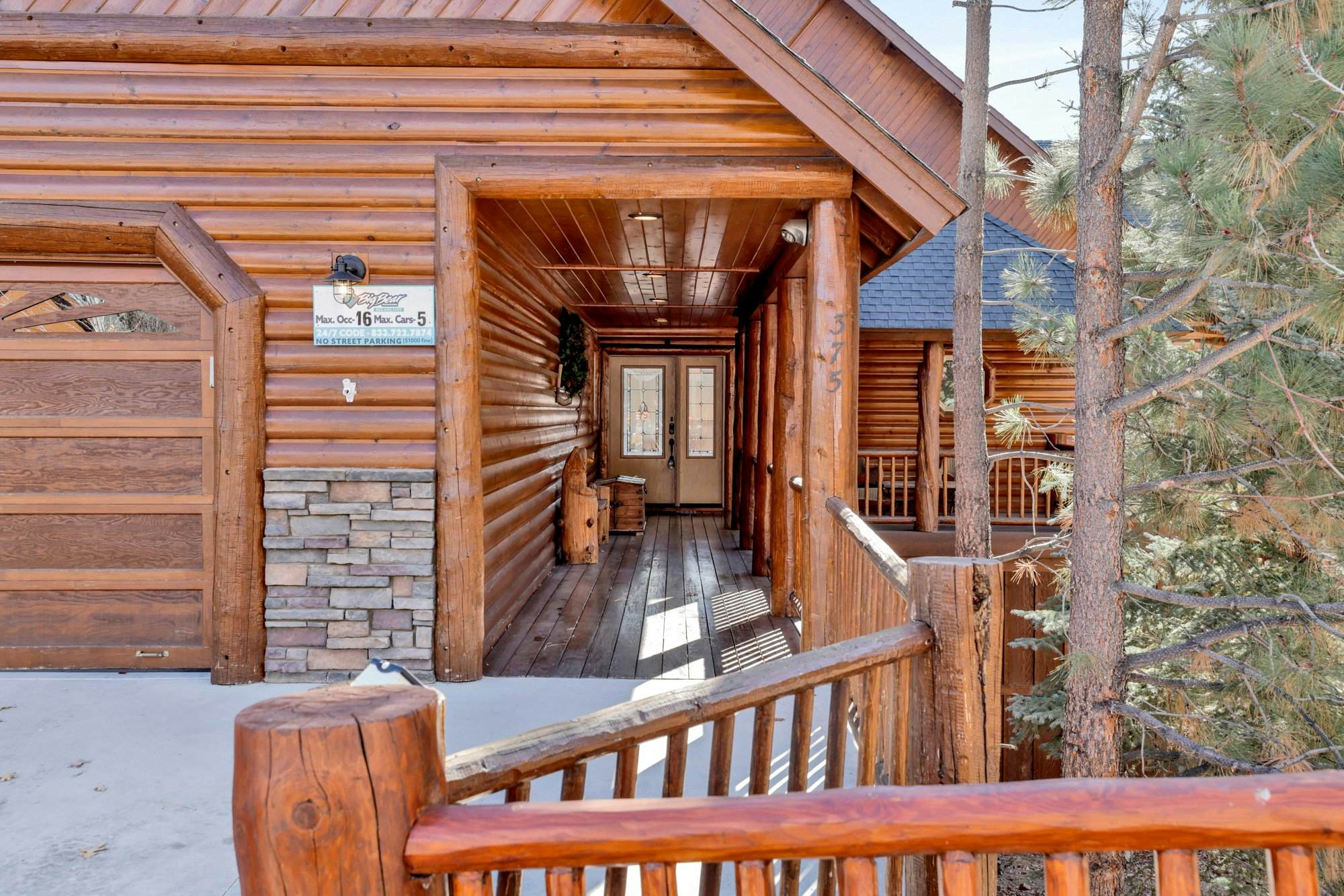 2606-View on the Rocks