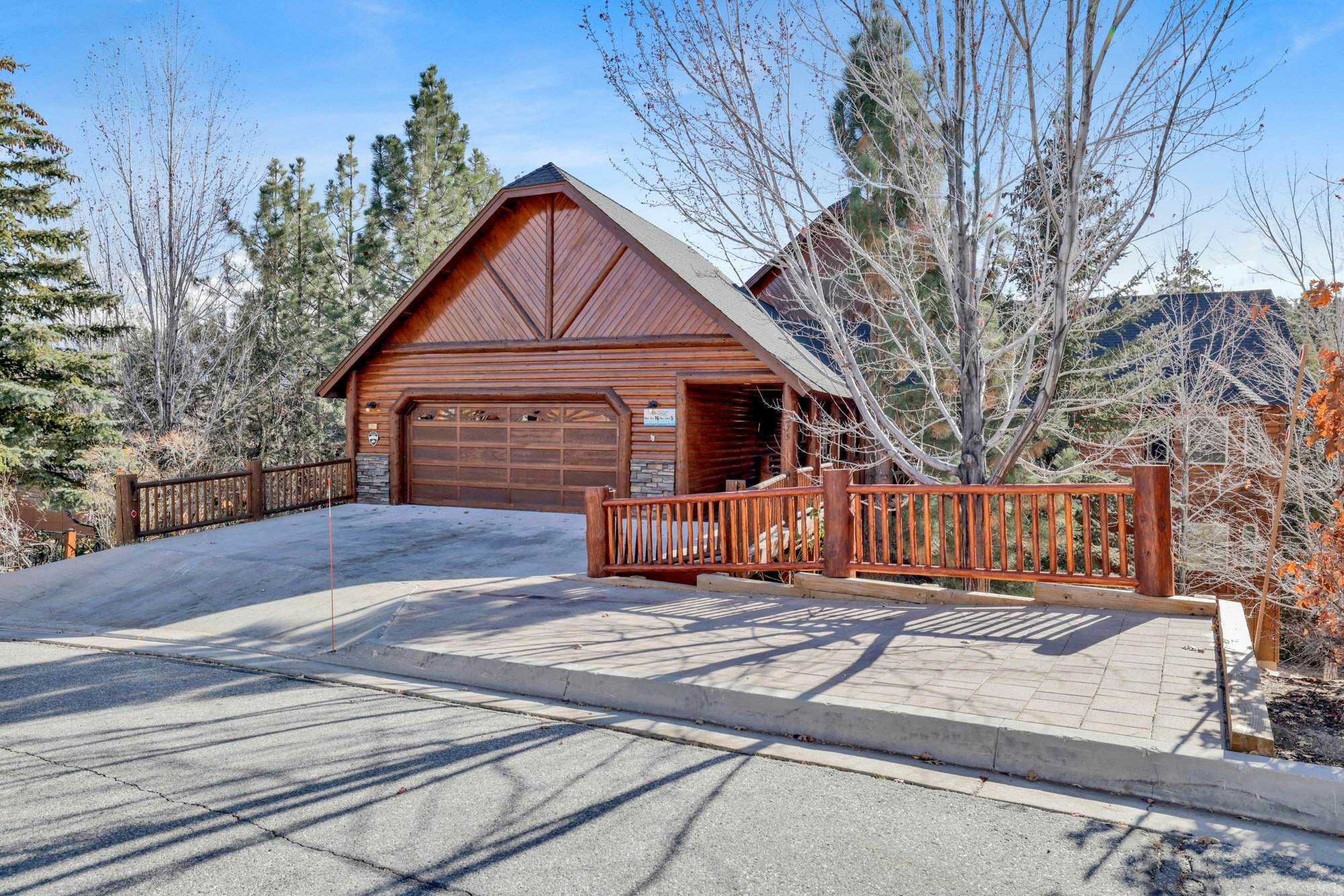 2606-View on the Rocks