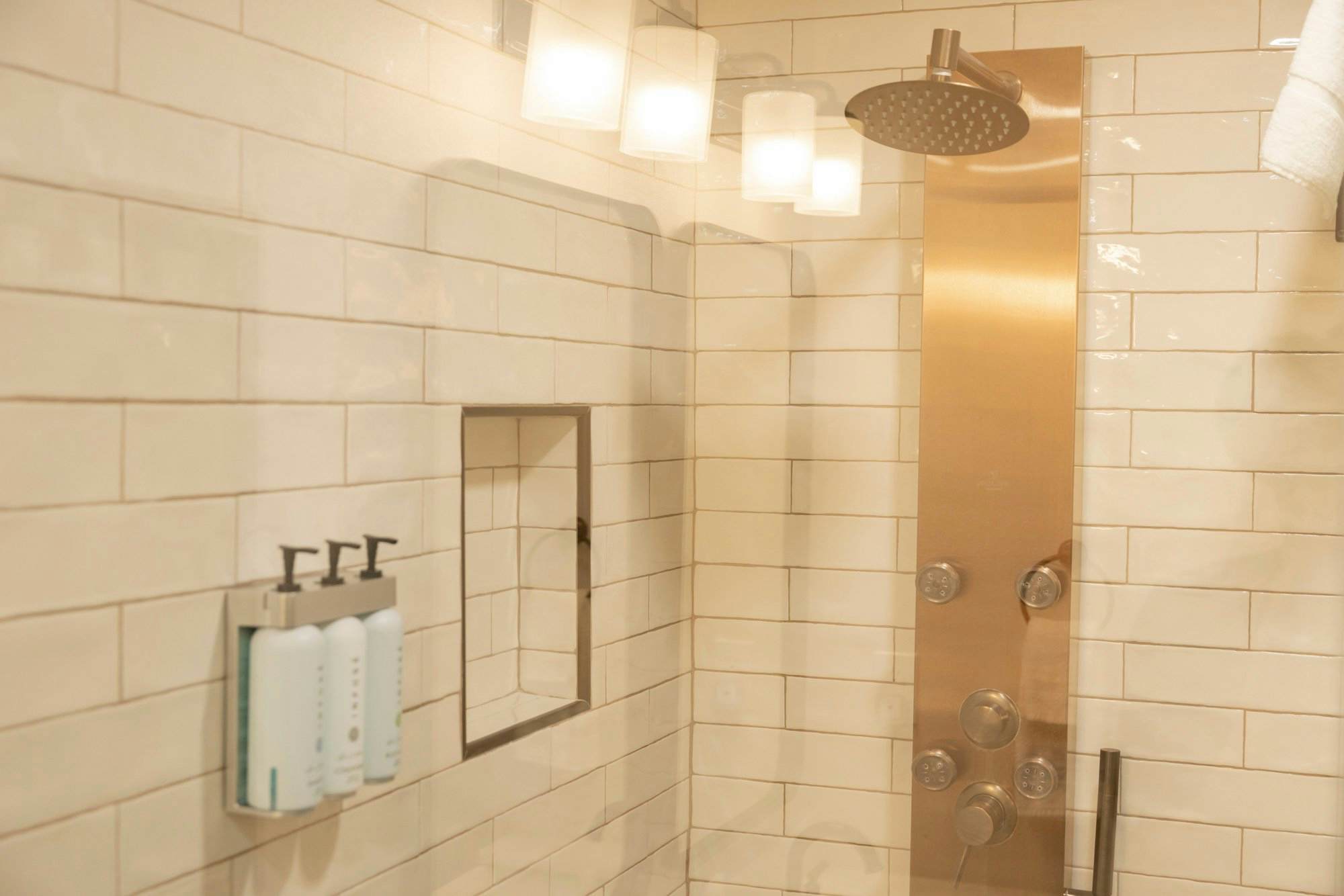 2606-View on the Rocks