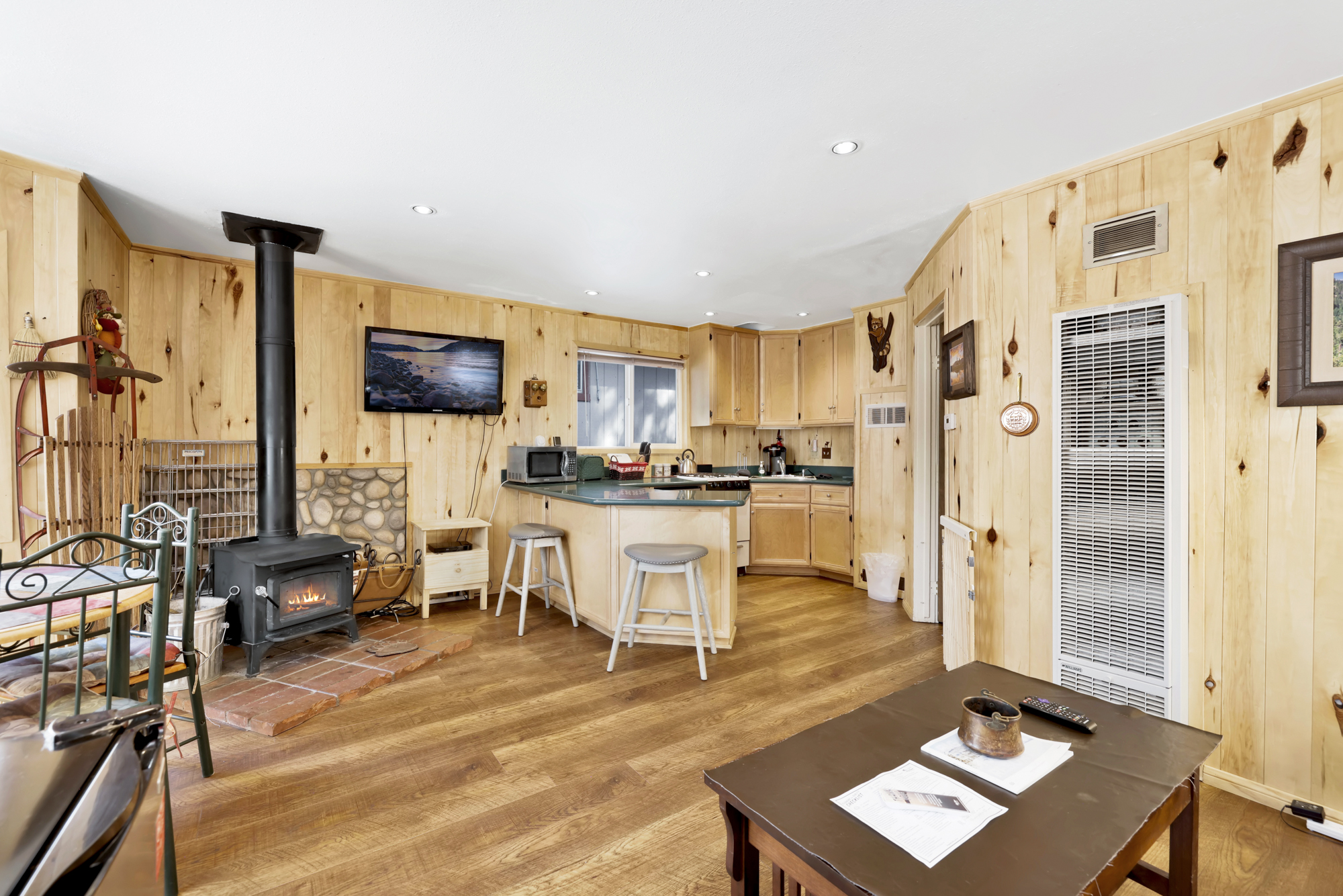 1667-Cottage in the Pines