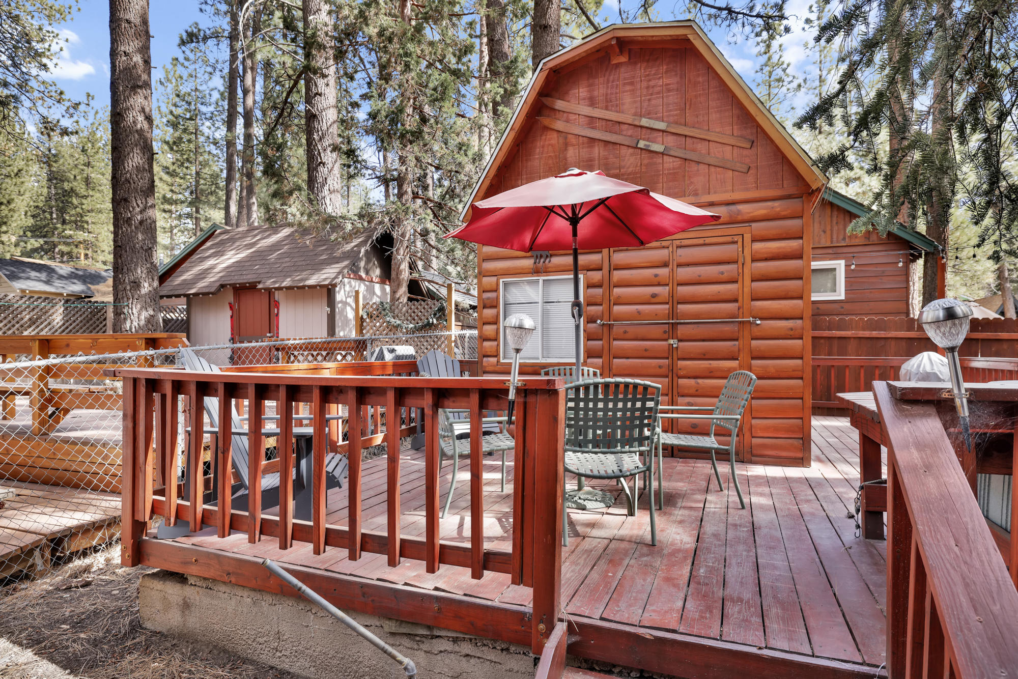 Cottage In the Pines | Romantic Couple's Retreat