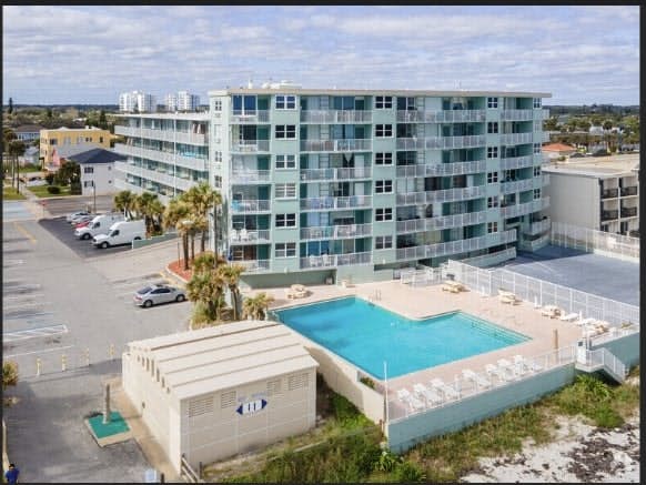 Daytona Beach Club 525 - Delights in Daytona