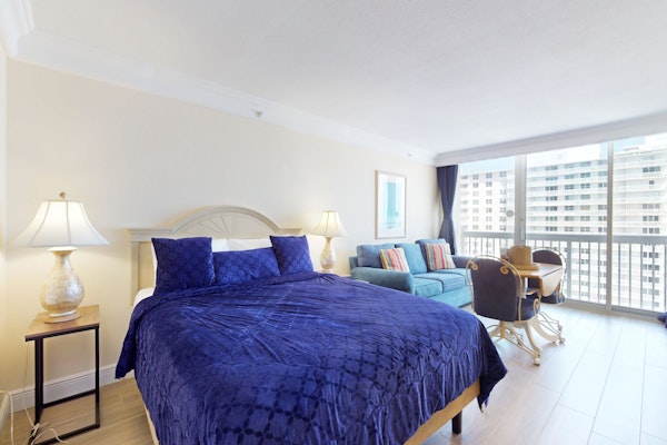 Cozy Oceanfront Studio w/ Kitchenette & Beach Access in Daytona