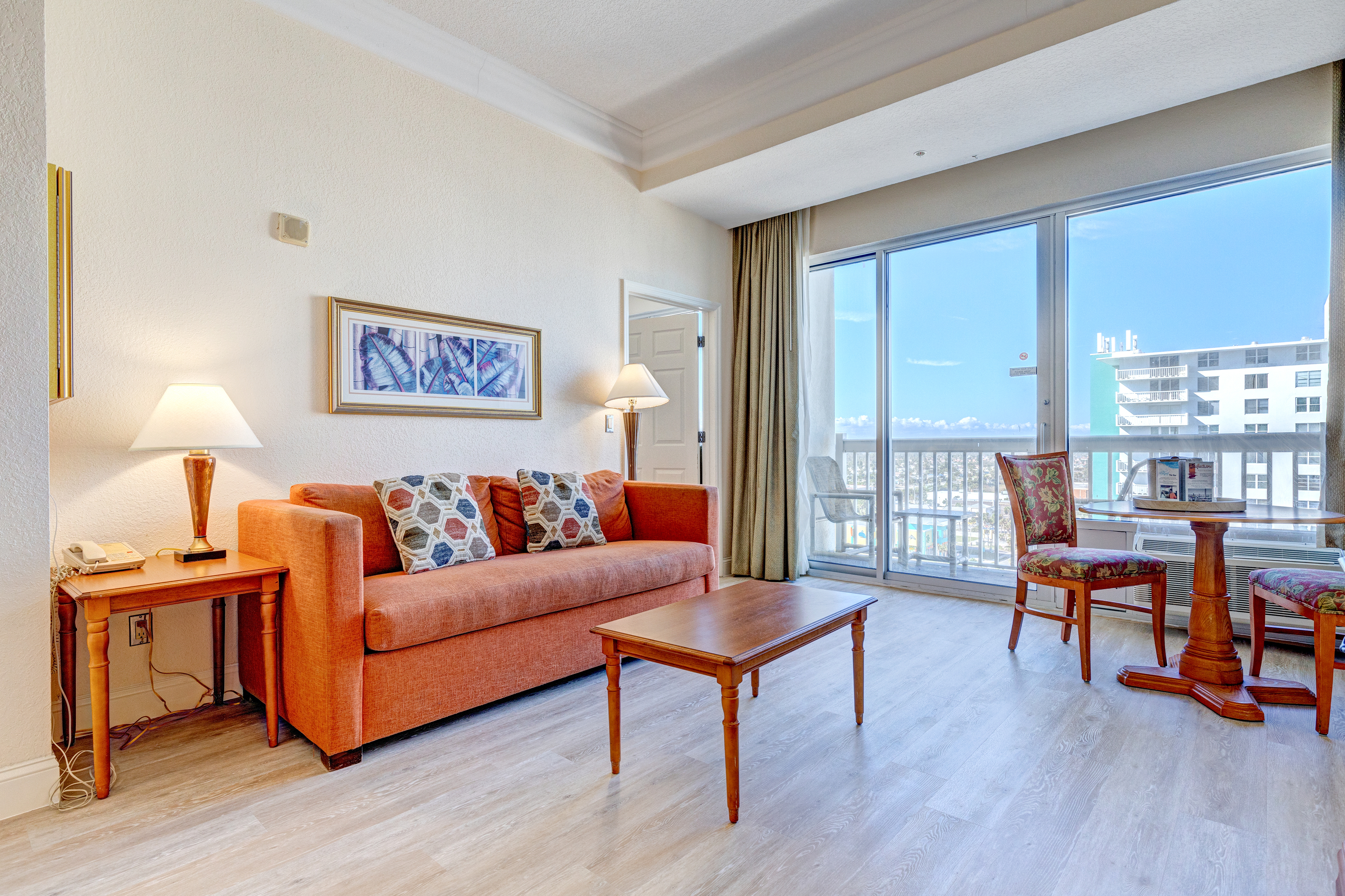 Oceanfront Condo w/ Balcony • Pools, Sauna & Walk to Attractions