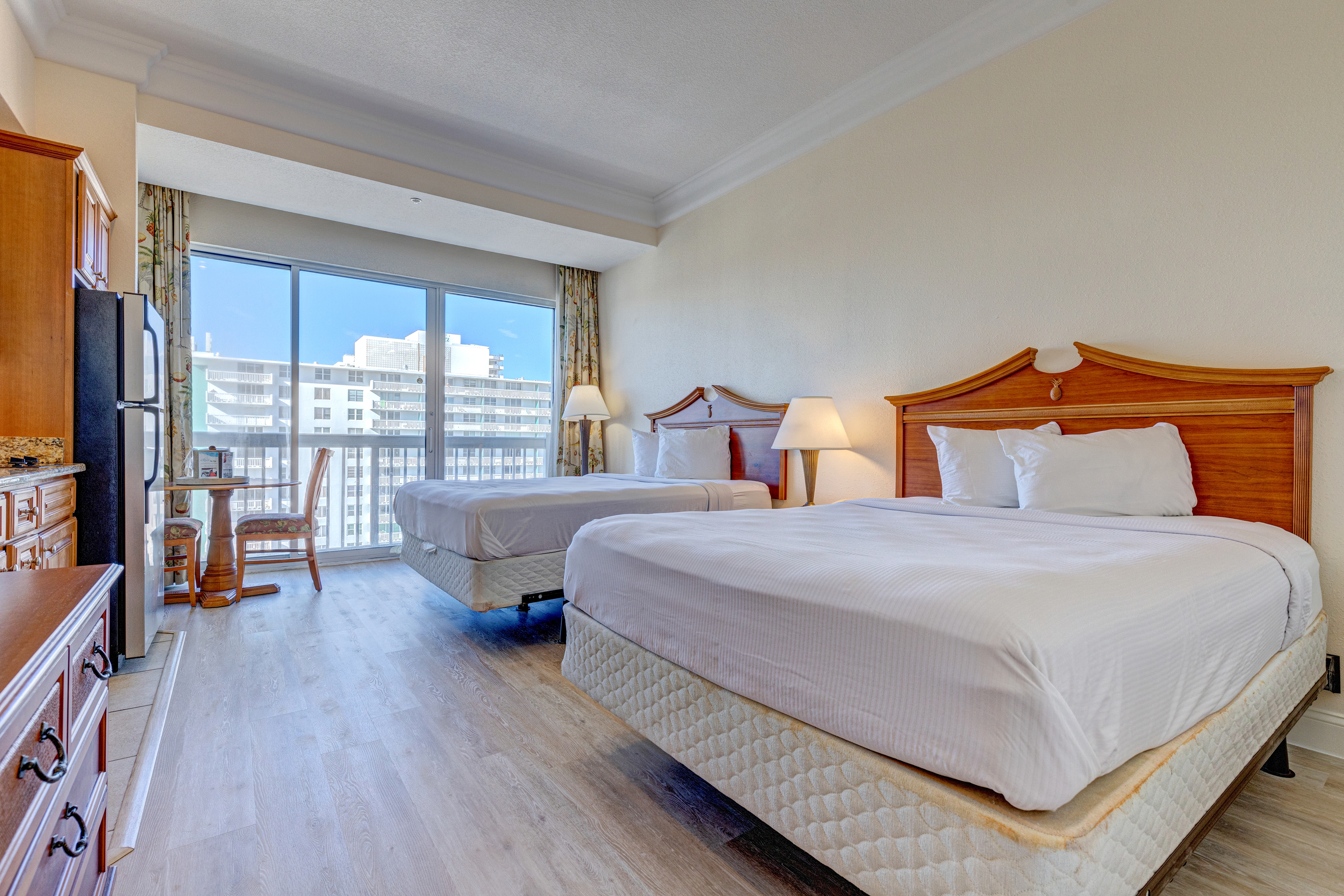 Oceanfront Studio w/ Balcony, Pool & Walkable to Daytona Fun