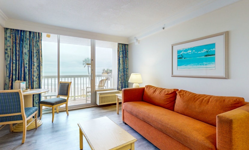 Oceanfront Studio with Balcony, Resort Pools & Walkable Fun