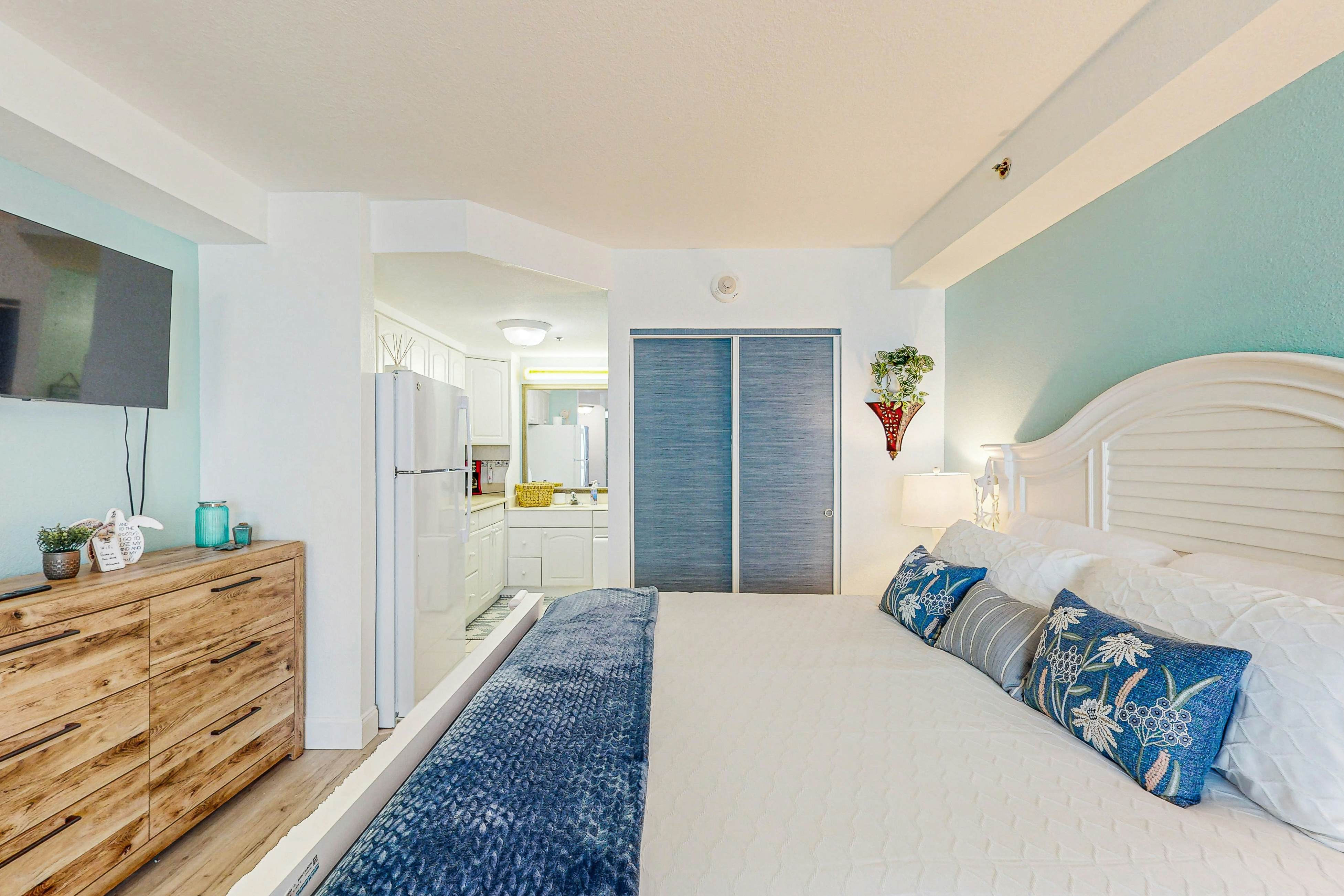 Daytona Beach Resort 426 - You and Me By The Sea