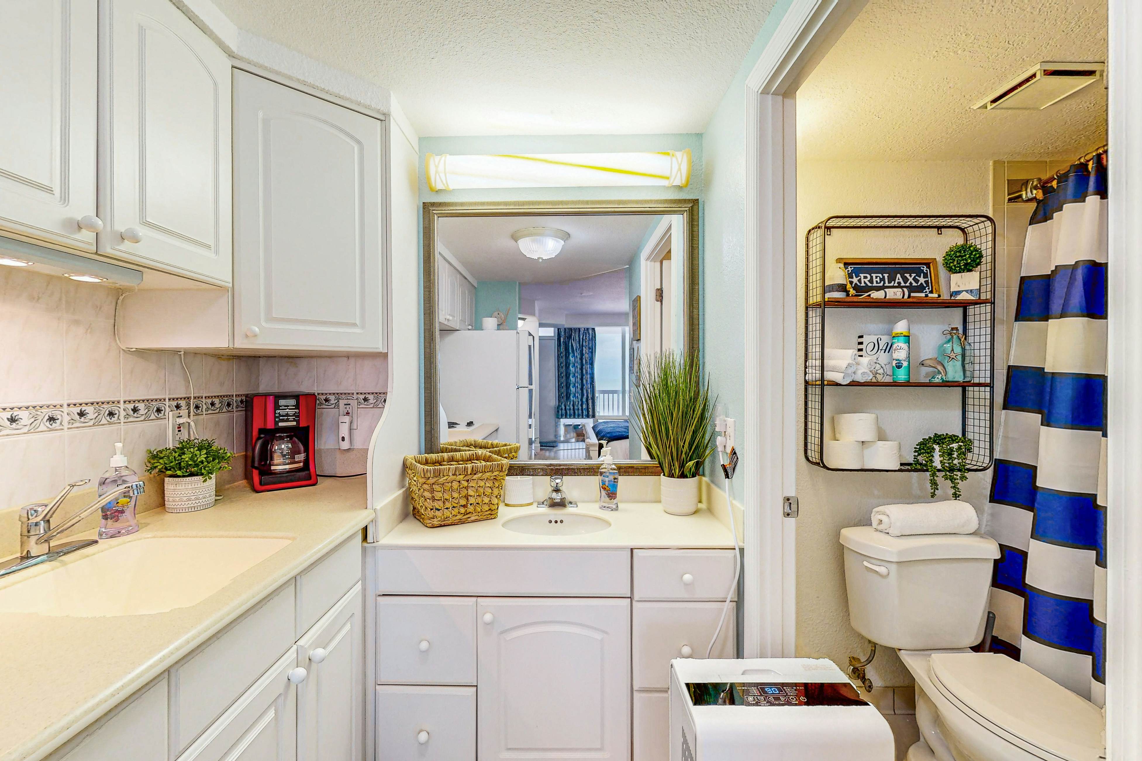 Daytona Beach Resort 426 - You and Me By The Sea