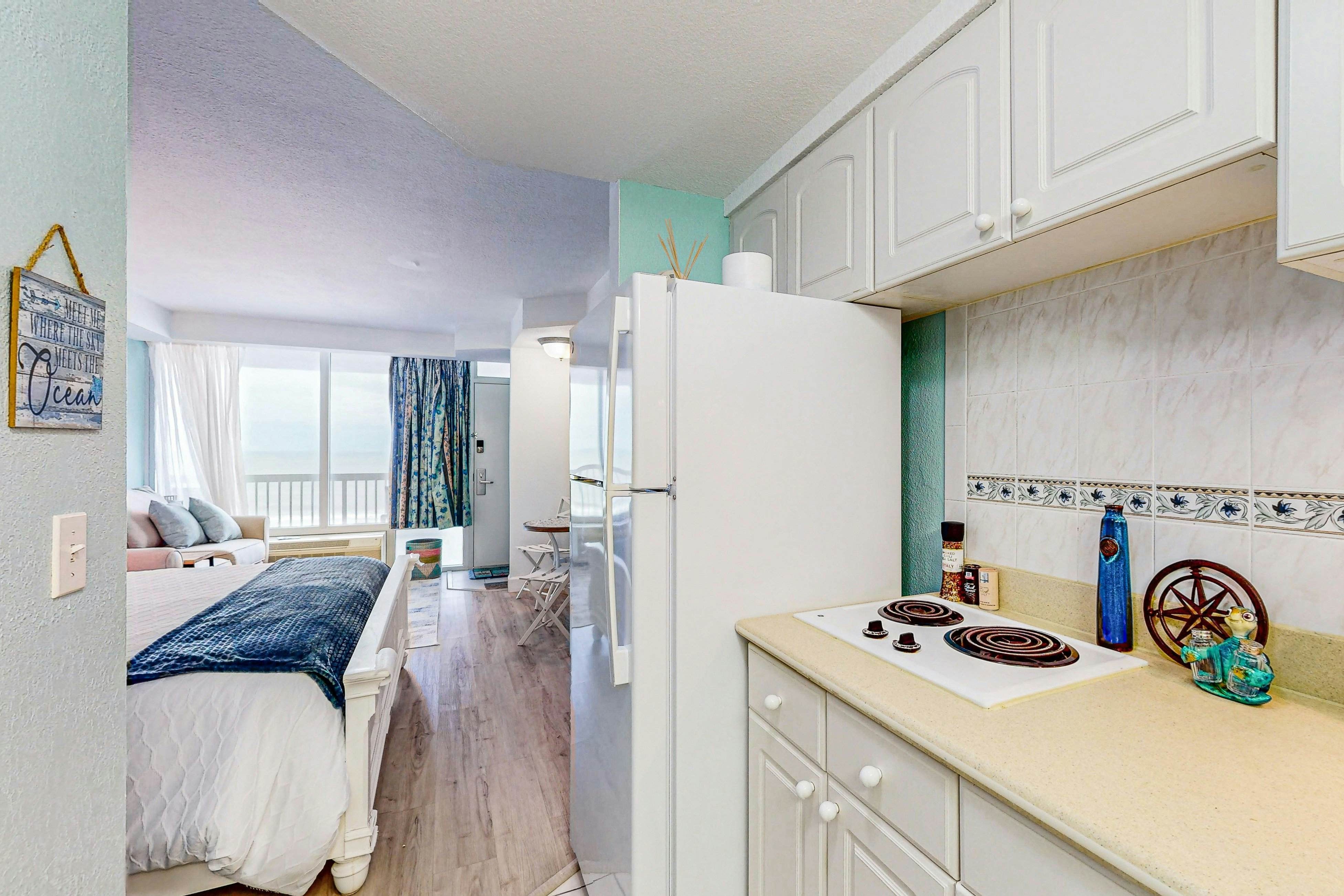 Daytona Beach Resort 426 - You and Me By The Sea