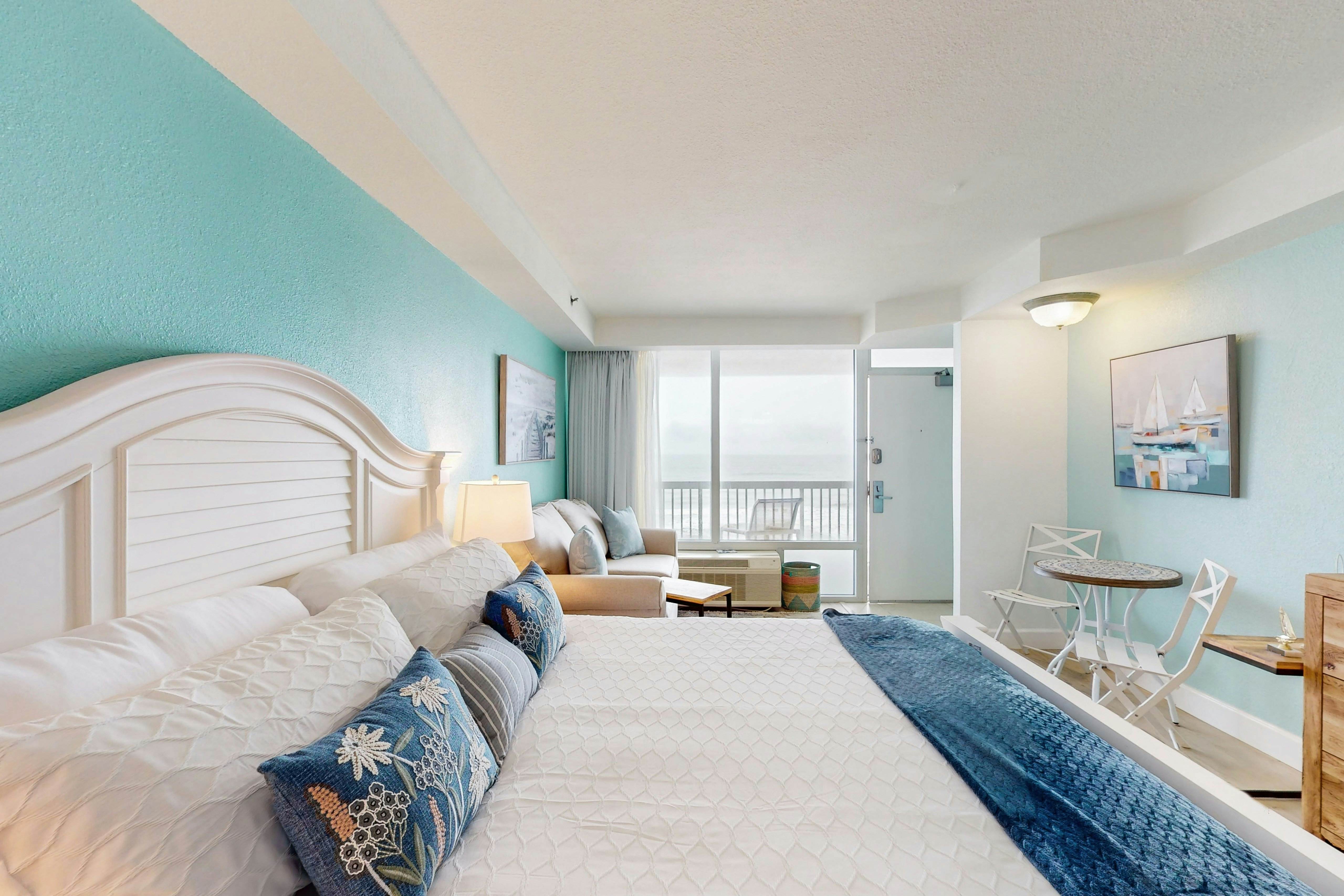 Daytona Beach Resort 426 - You and Me By The Sea