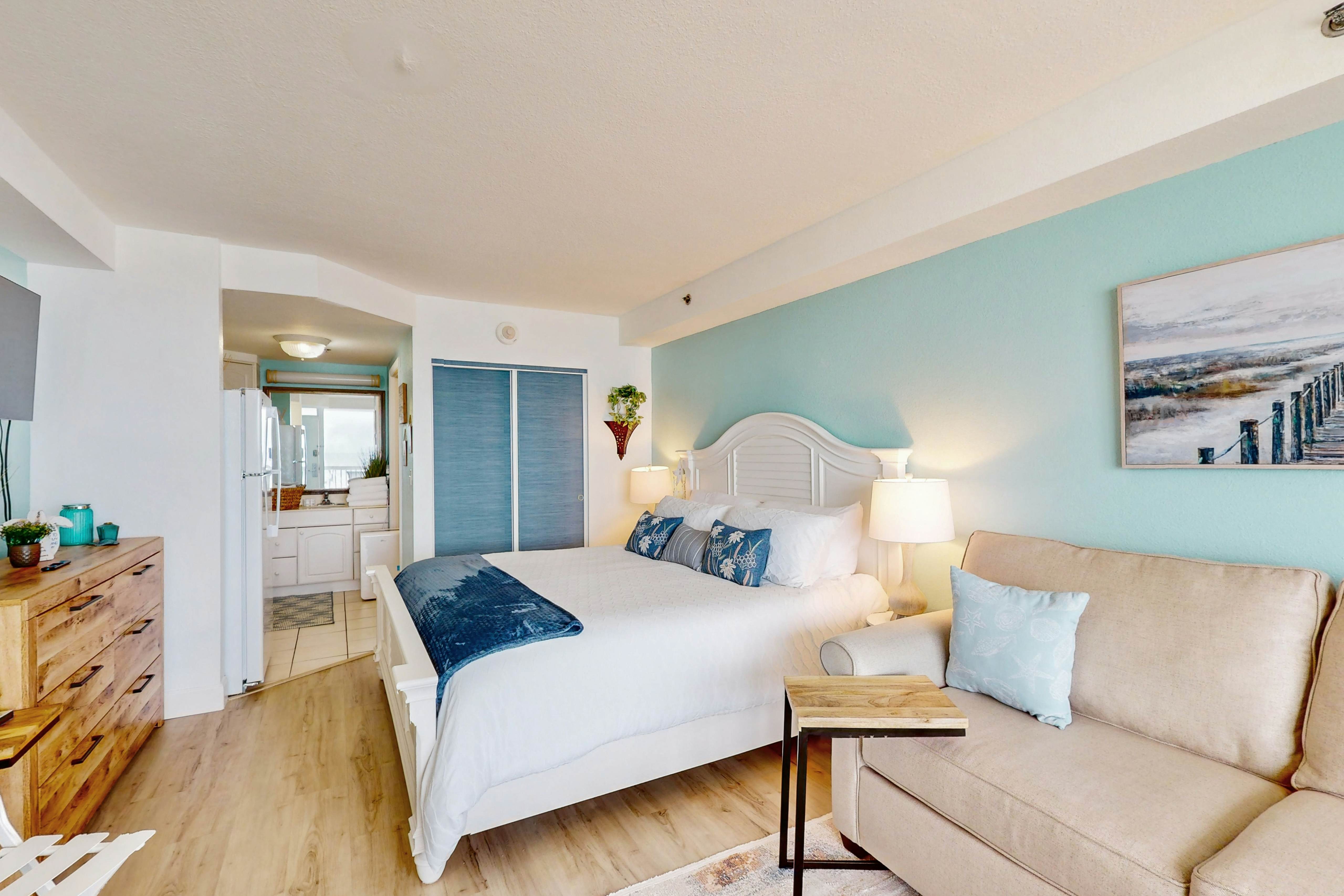 Daytona Beach Resort 426 - You and Me By The Sea