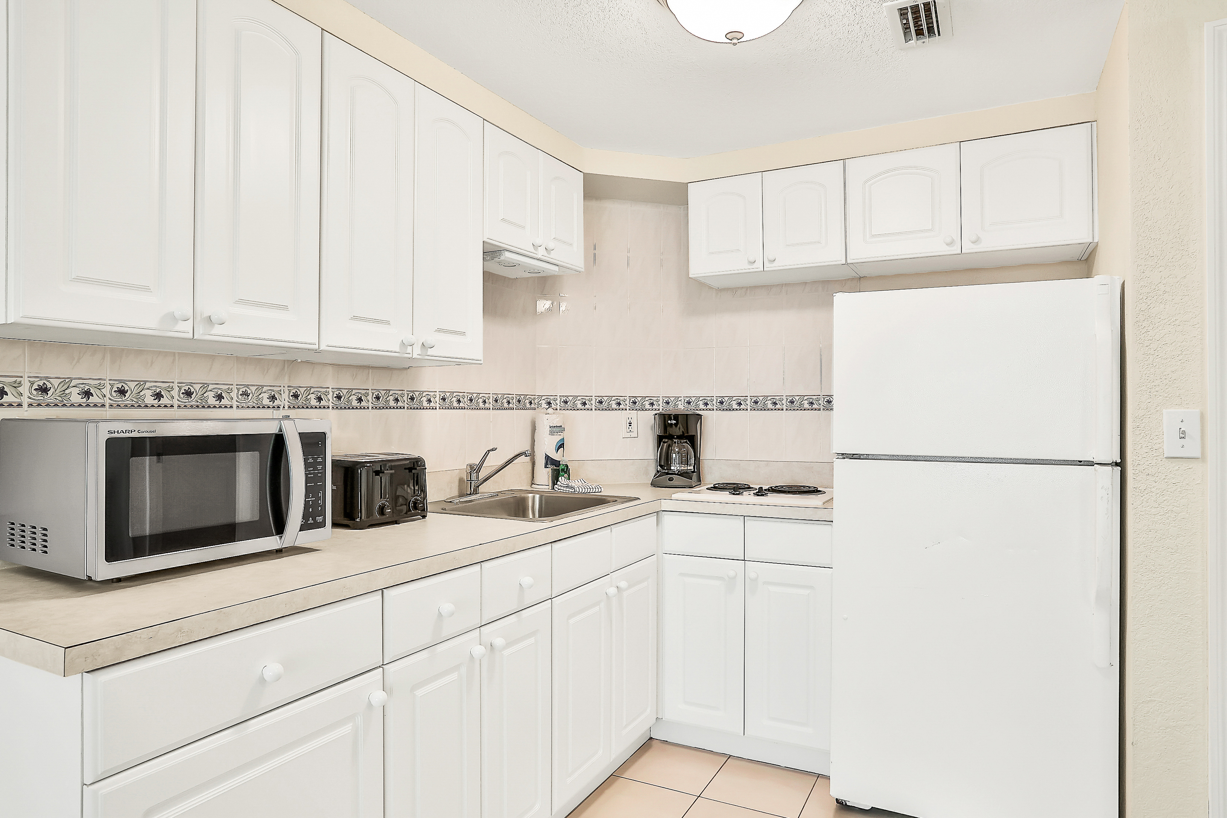 Oceanfront Studio w/ Balcony & Resort Perks Near Boardwalk