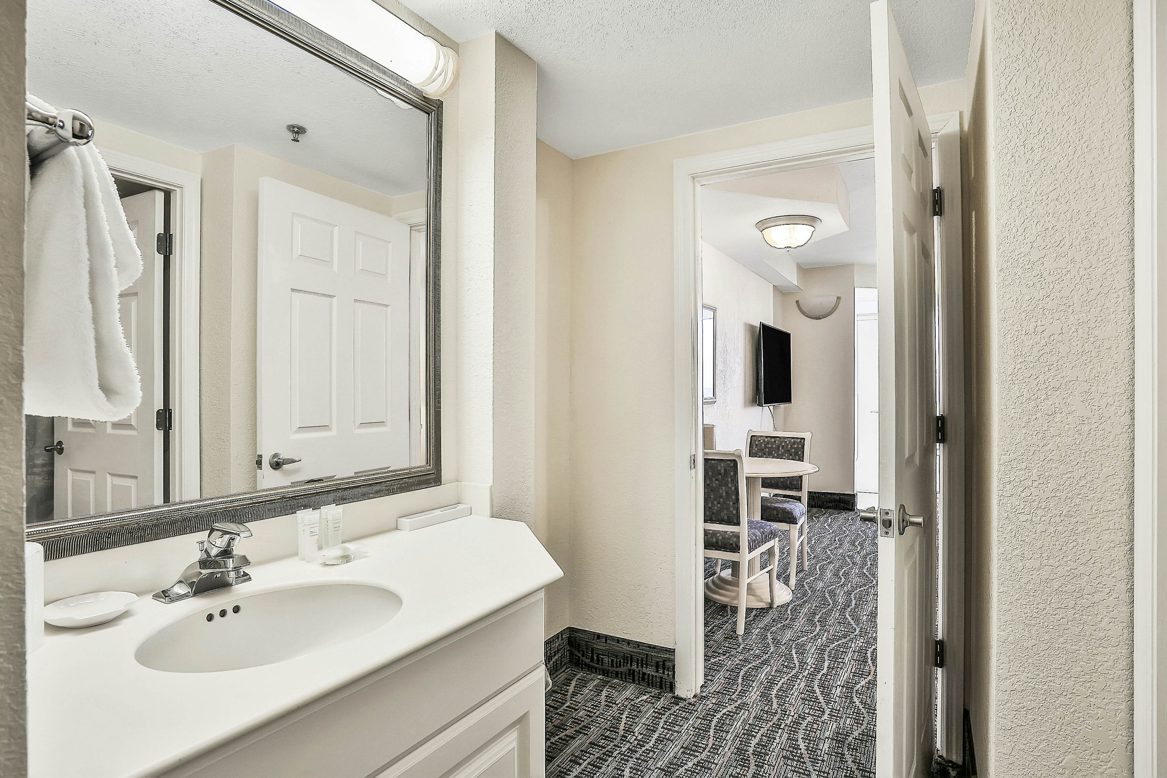 Daytona Beach Resort 533 - Oceanfront Oasis